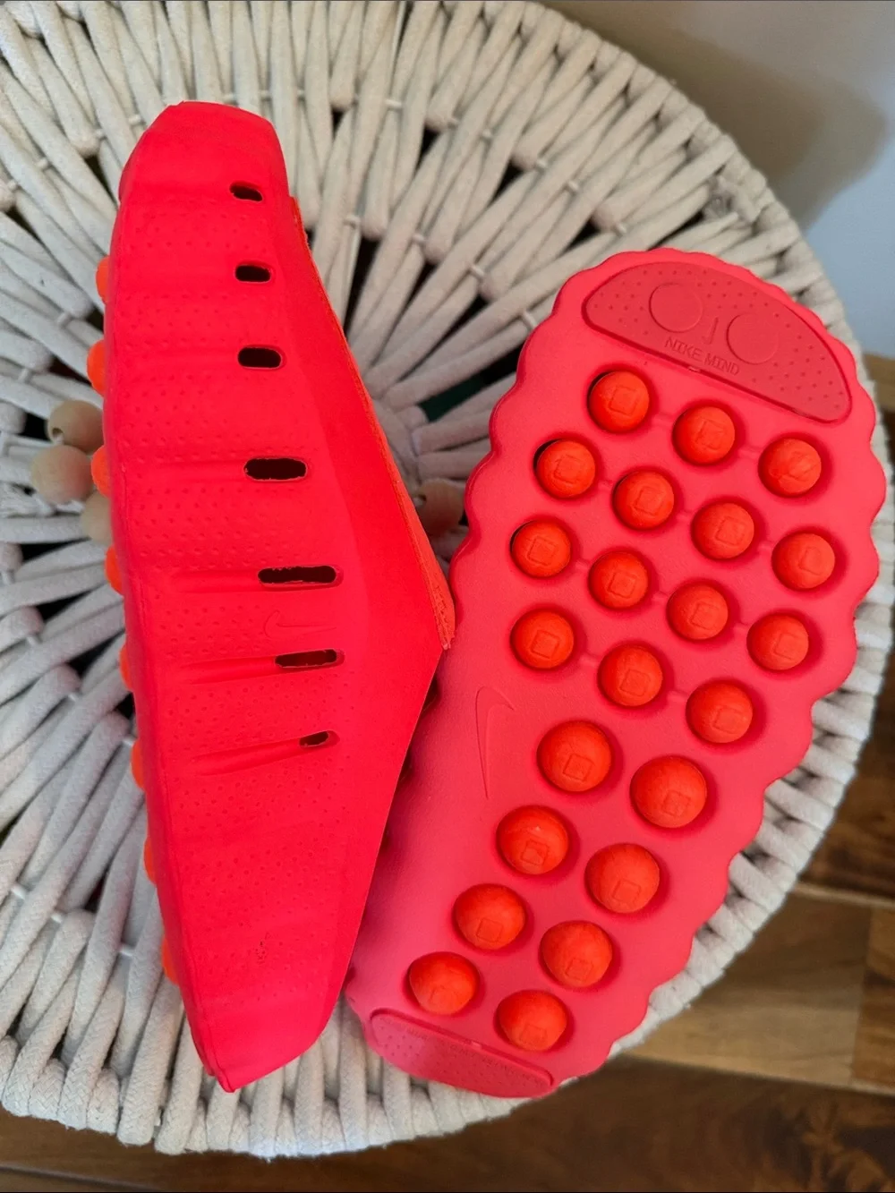 Nike Mind 001 Solar Red Recovery Mule Slip On M6 W7